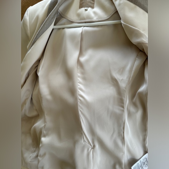 One button blazer size 6 - Picture 4 of 5